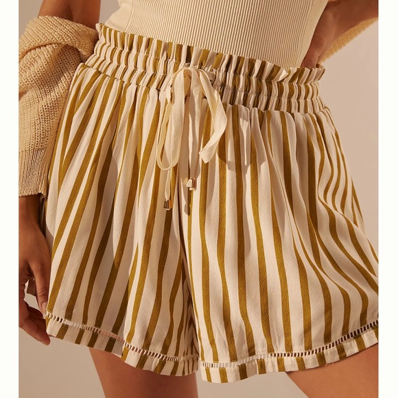 Sancia linen shorts from Anthropologie. Size M. - Picture 2 of 4